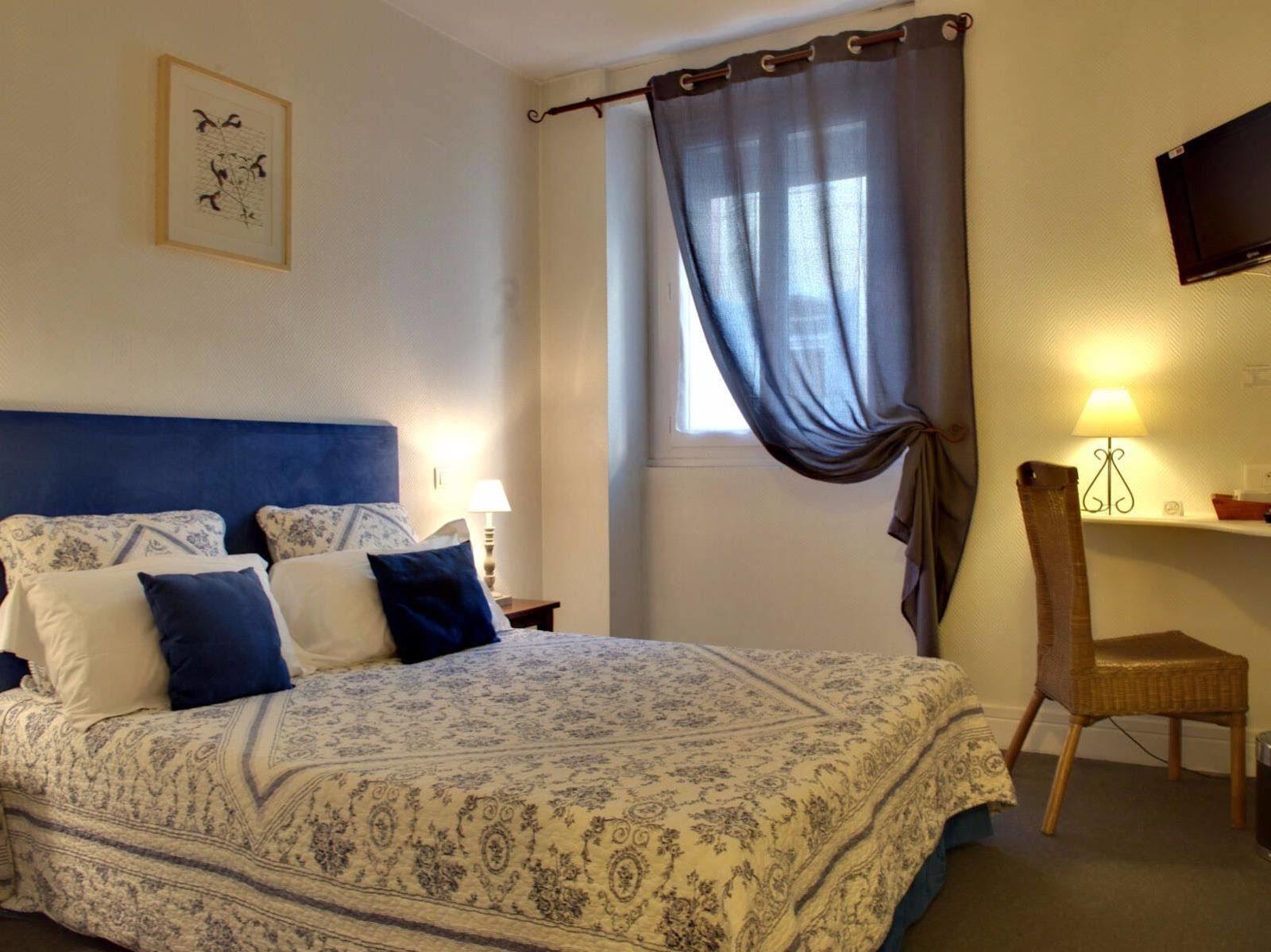 Logis Hotel Orly アレス エクステリア 写真