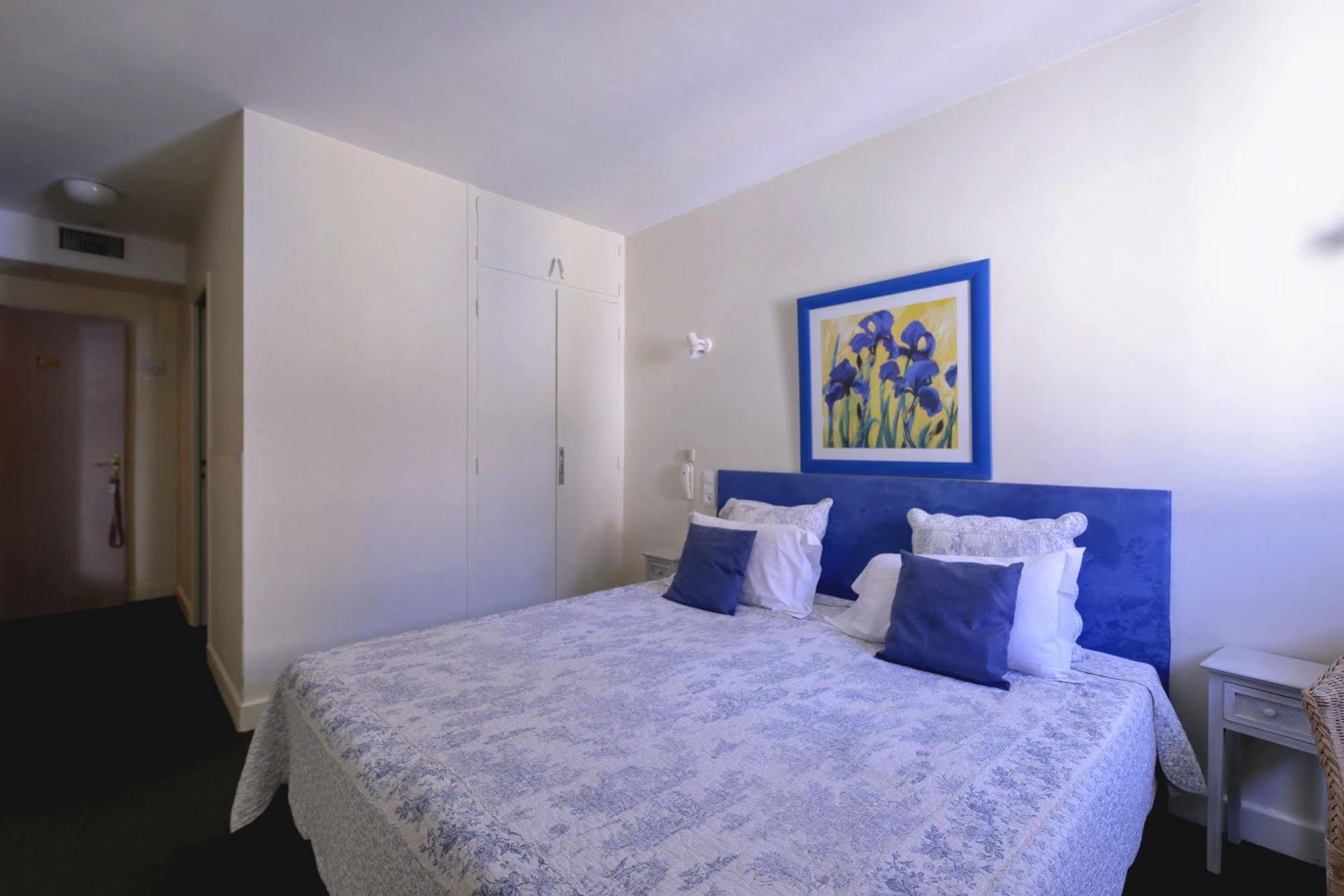 Logis Hotel Orly アレス エクステリア 写真